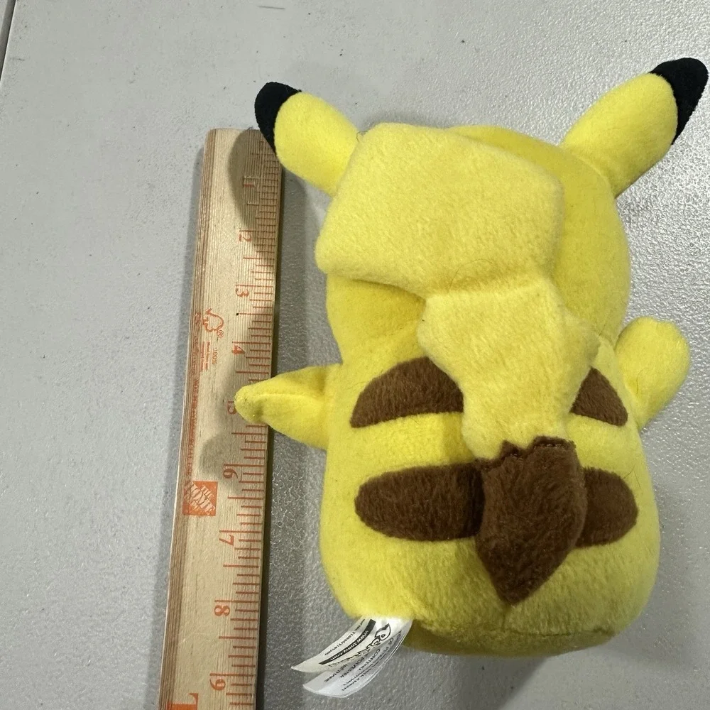 Tomy Pokemon Pikachu 8